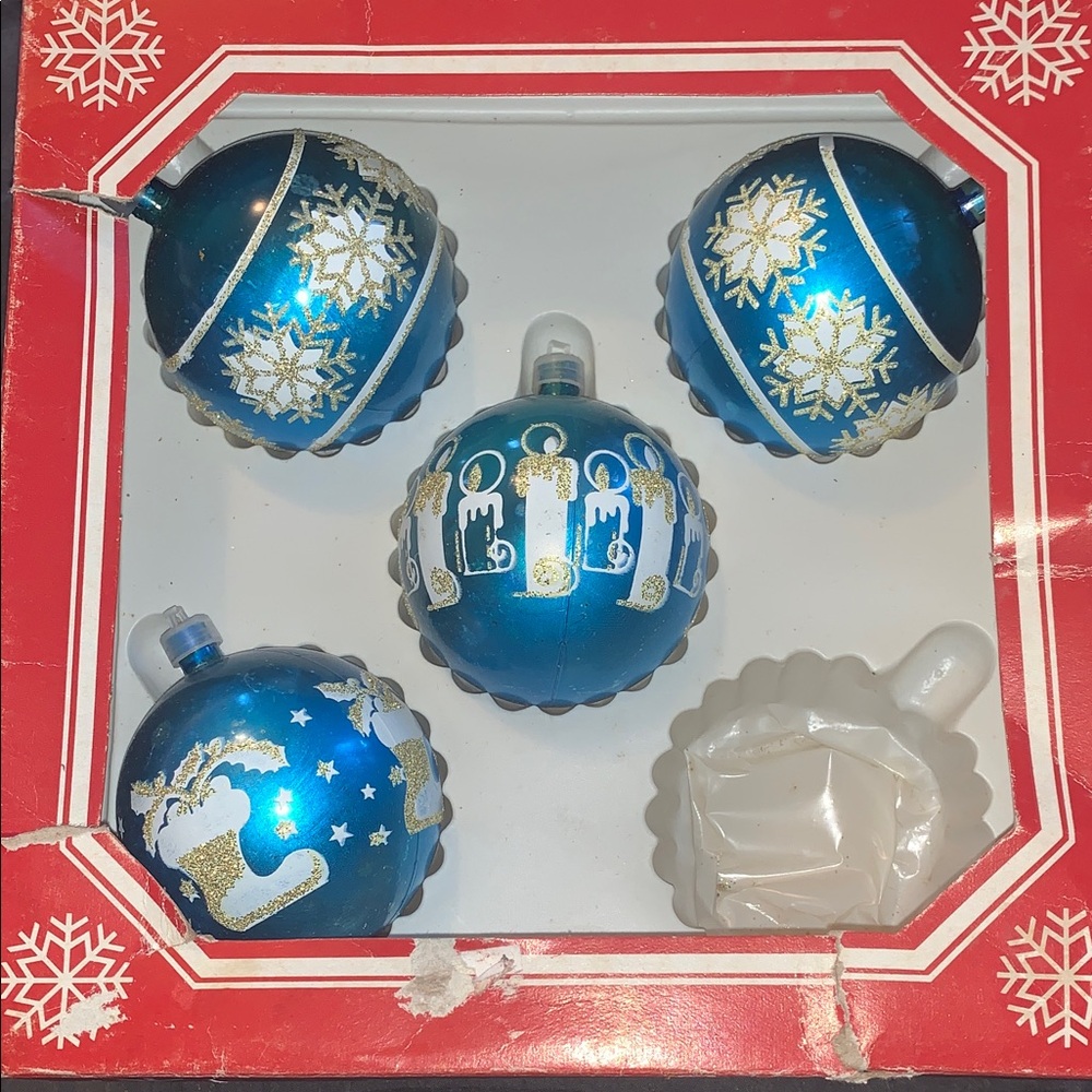 Vintage, 1960 vintage Christmas bulbs